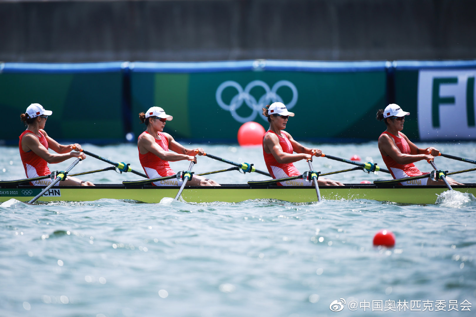 中國賽艇隊(duì)女子四人雙槳項(xiàng)目奧運(yùn)會奪金