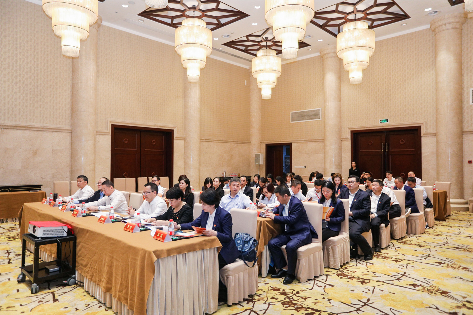 ʡͶخa(chn)F(tun)޹˾Cȯɷ޹˾tɫhӬF(xin)