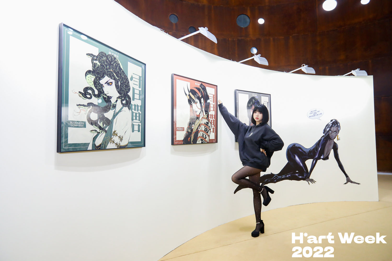 參會(huì)者擺拍