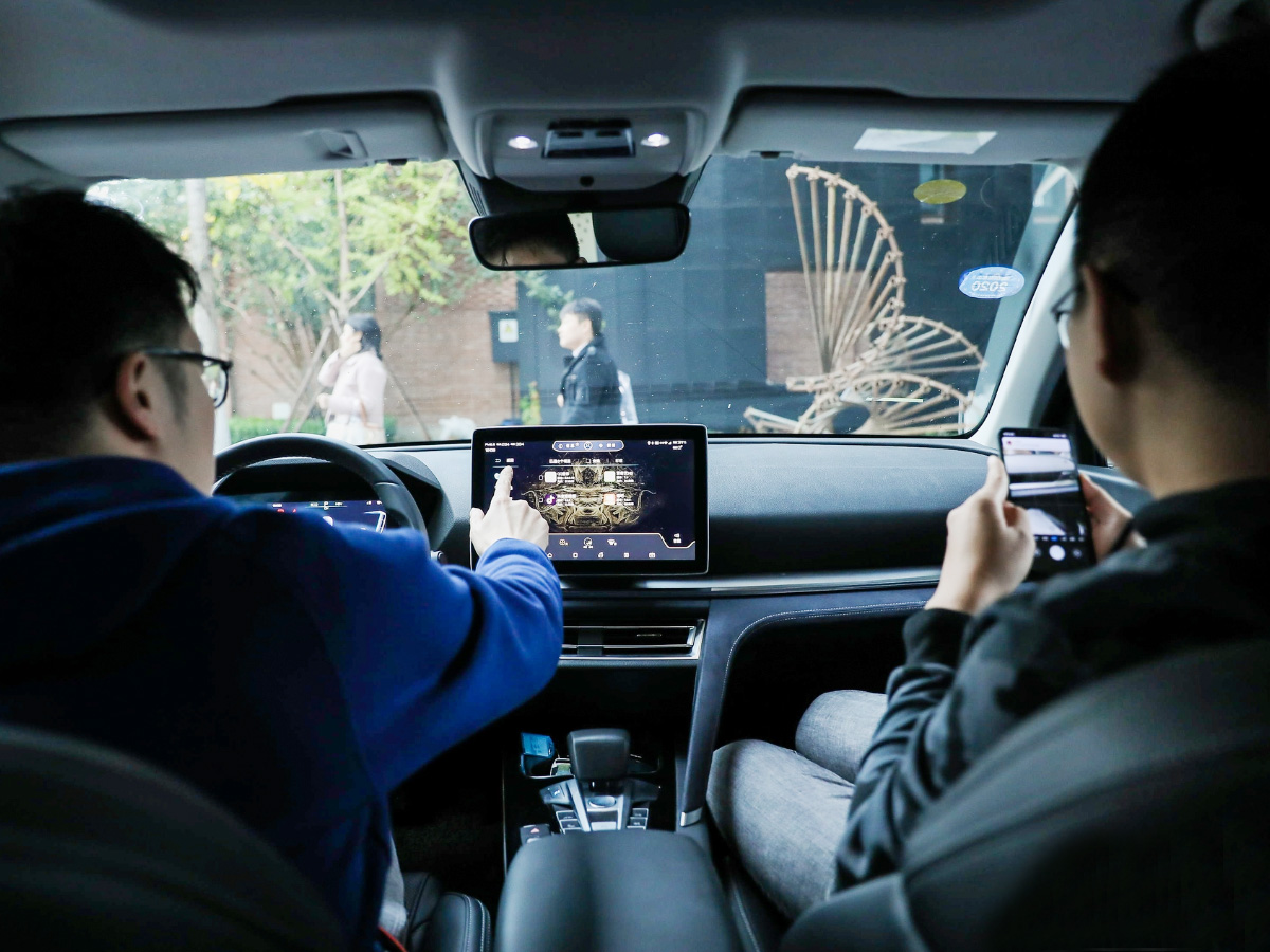 新車發(fā)布會經(jīng)銷商試駕環(huán)節(jié)