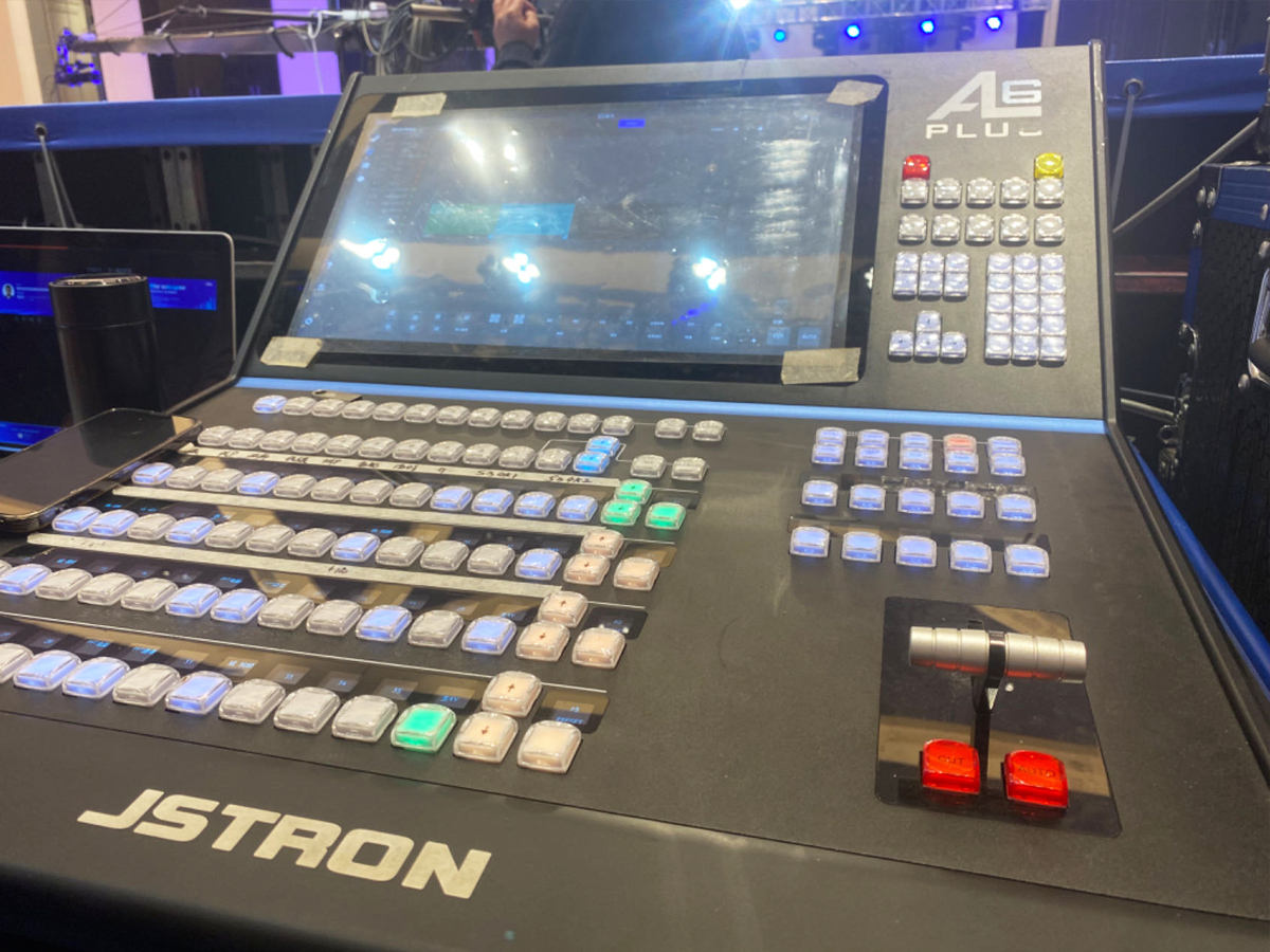 年會(huì)活動(dòng)音控臺(tái)