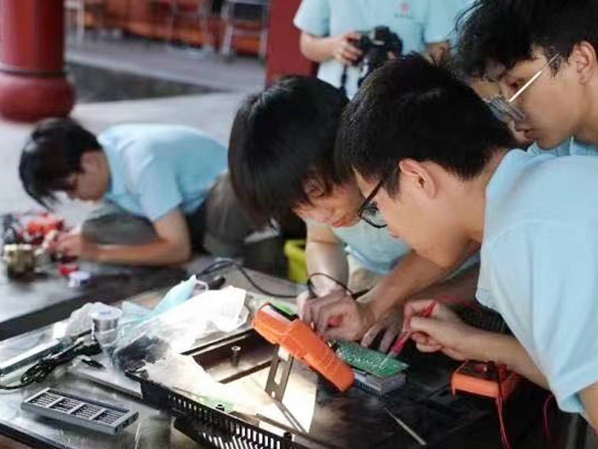 “守善于心 義修為行”——義務(wù)維修服務(wù)項目成員開展維修電器志愿服務(wù)活動