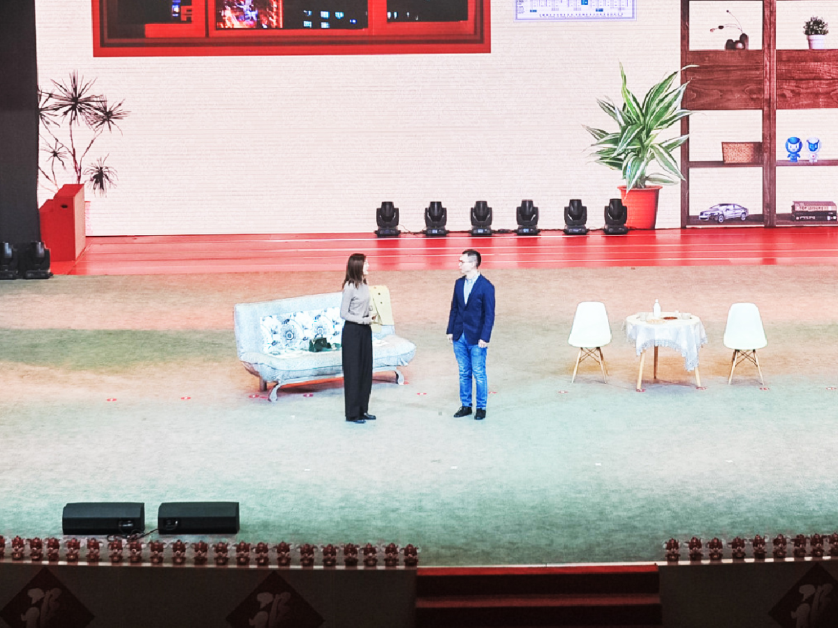 年會小品《公司風(fēng)云》表演