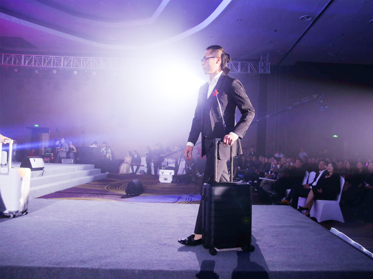 晚會員工走秀節(jié)目