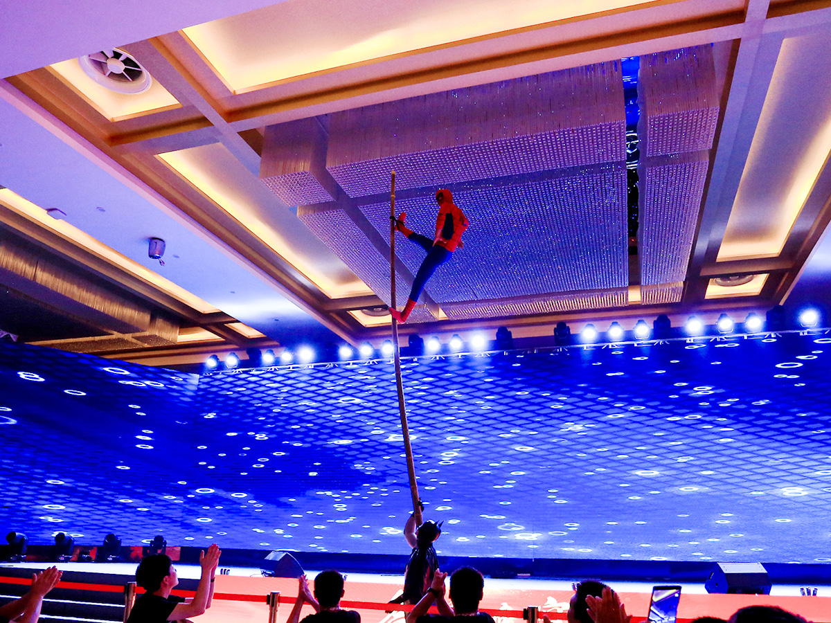 晚會節(jié)目——精彩刺激的雜技表演