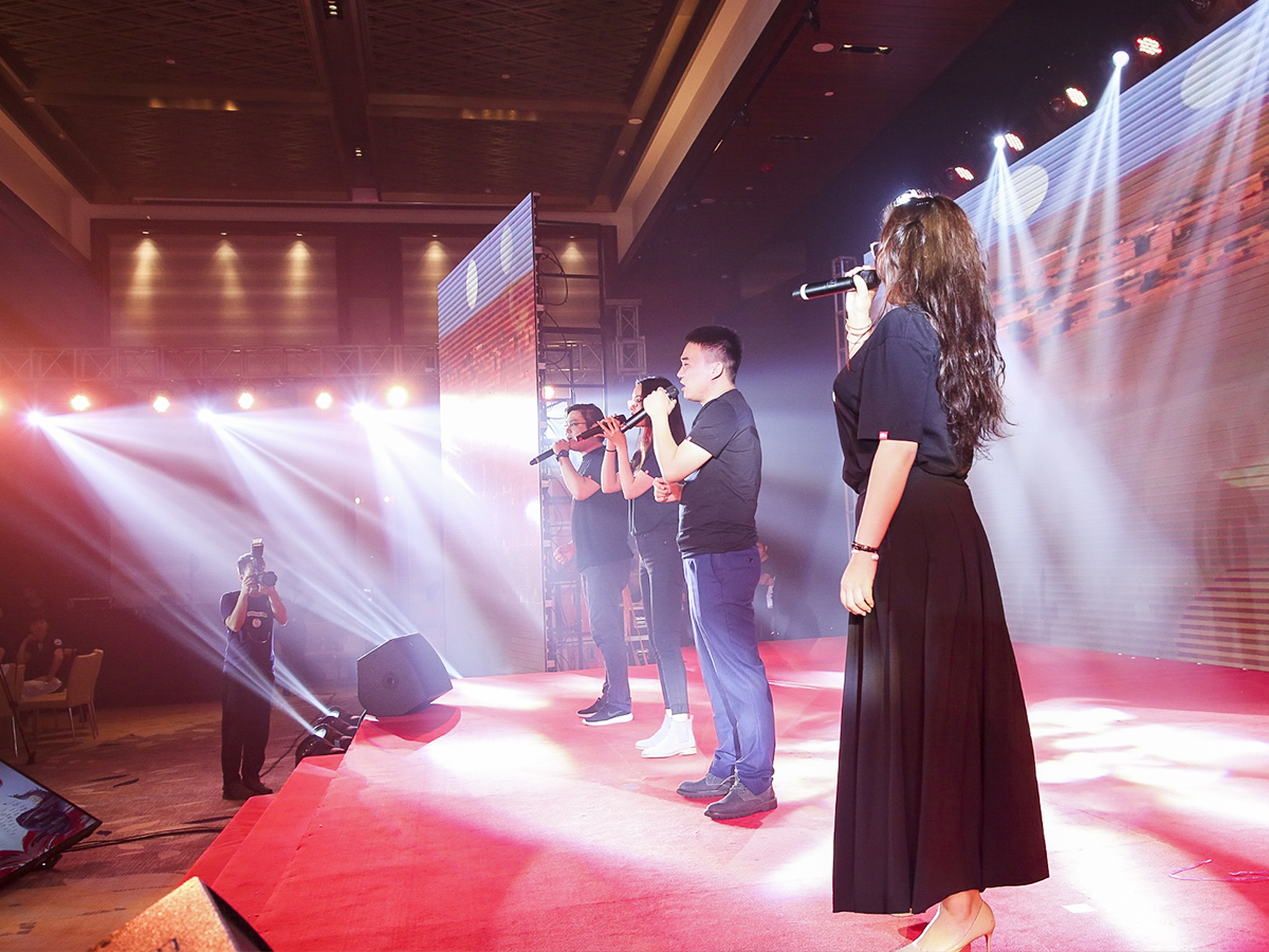 年會(huì)團(tuán)隊(duì)合唱表演節(jié)目