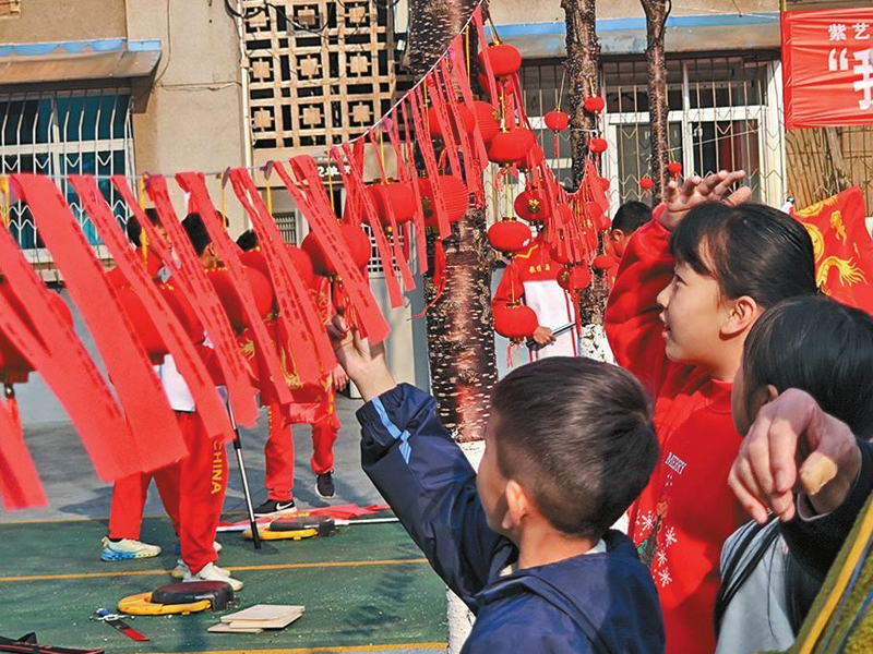 社區(qū)猜字謎活動(dòng)現(xiàn)場(chǎng)